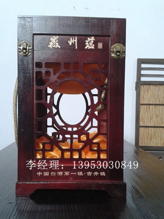 點(diǎn)擊查看詳細(xì)信息<br>標(biāo)題：木制白酒盒 閱讀次數(shù)：3021