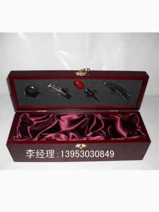 點(diǎn)擊查看詳細(xì)信息<br>標(biāo)題：紅酒木盒 閱讀次數(shù)：2466