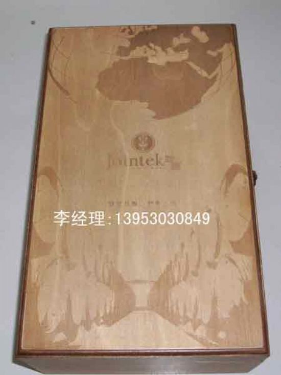 點擊查看詳細(xì)信息<br>標(biāo)題：紅酒木盒 閱讀次數(shù)：2282